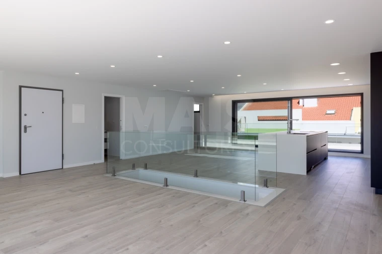Apartamento T4 para Venda em Alcochete Foto 4
