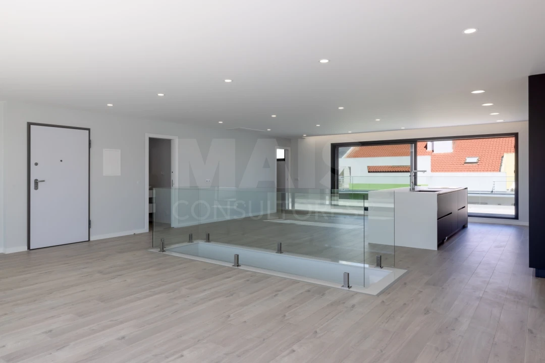 Apartamento T4 para Venda em Alcochete Foto 4
