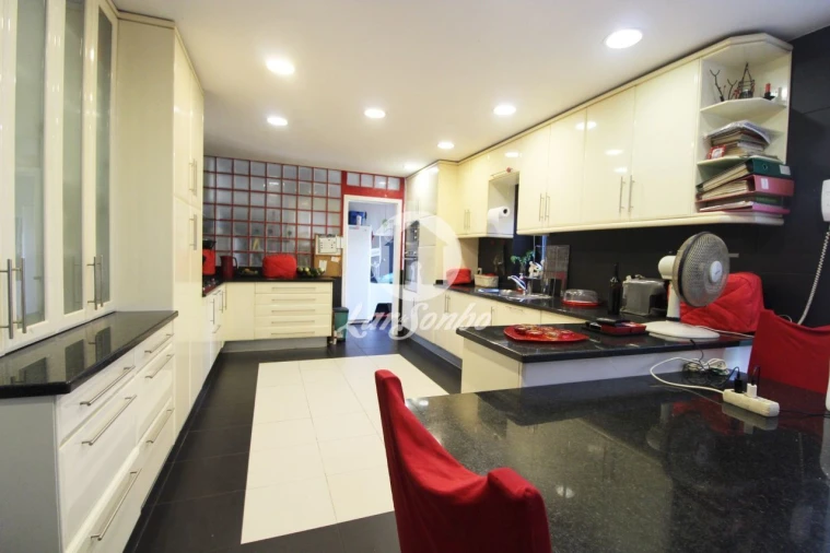 Moradia T4 para Venda em Aveleda Foto 3