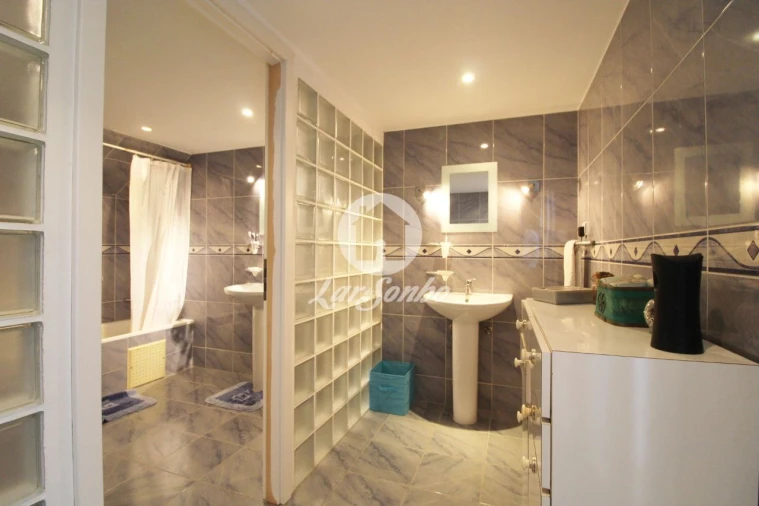 Moradia T4 para Venda em Aveleda Foto 10