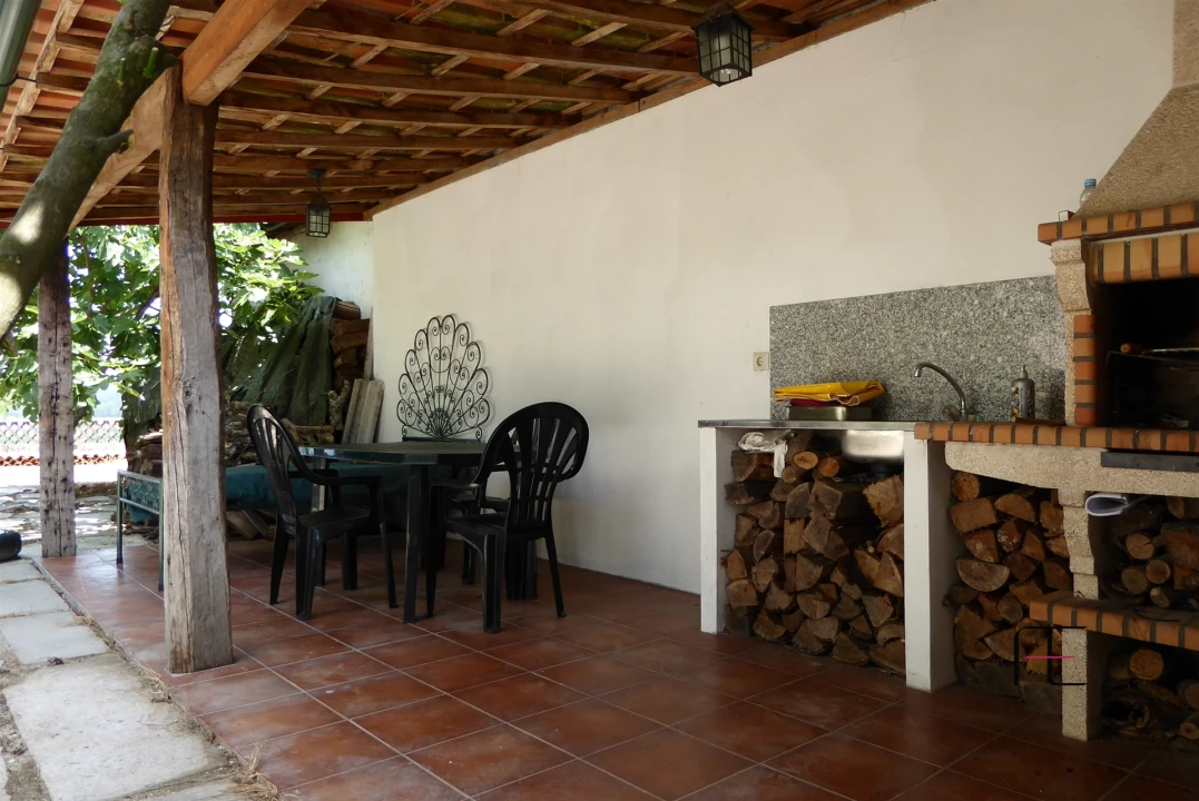 Moradia T7 para Venda em Arnoia Foto 27