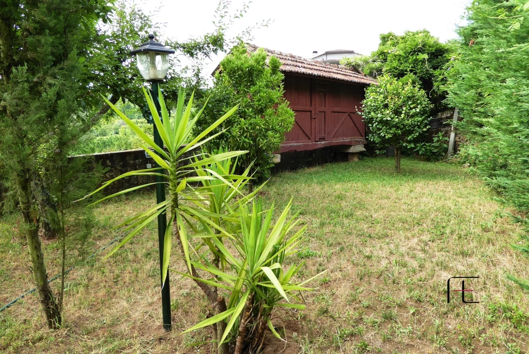 Moradia T7 para Venda em Arnoia Foto 57