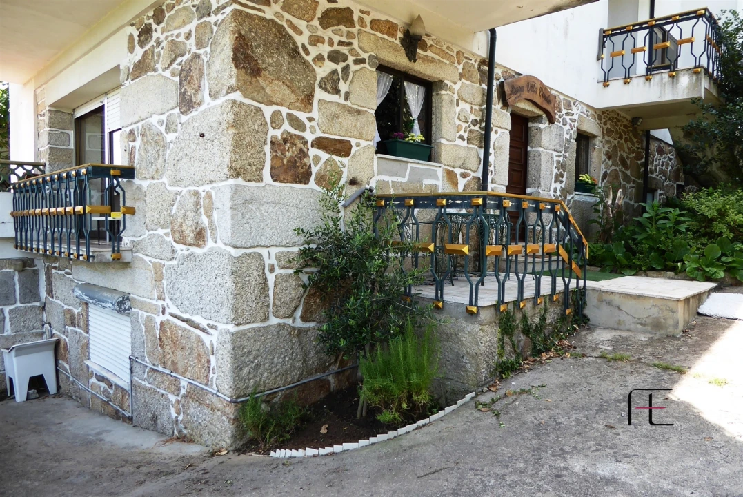 Moradia T7 para Venda em Arnoia Foto 72