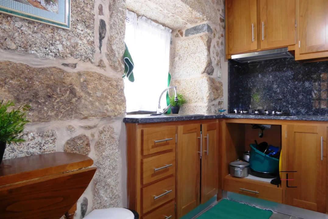 Moradia T7 para Venda em Arnoia Foto 10