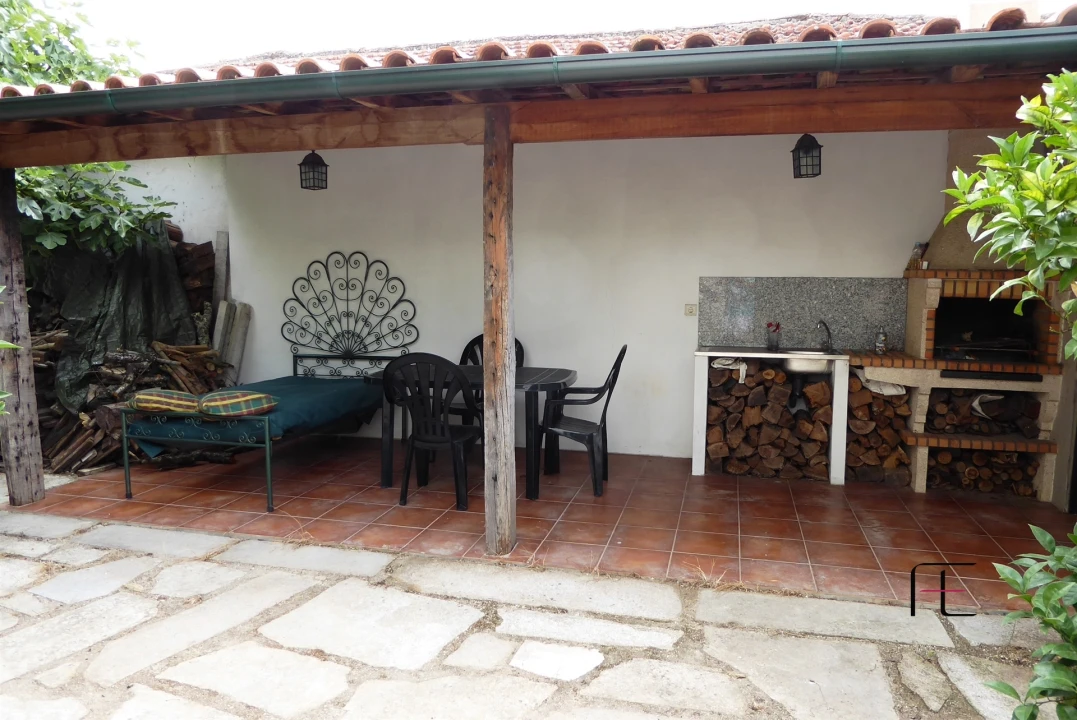 Moradia T7 para Venda em Arnoia Foto 18