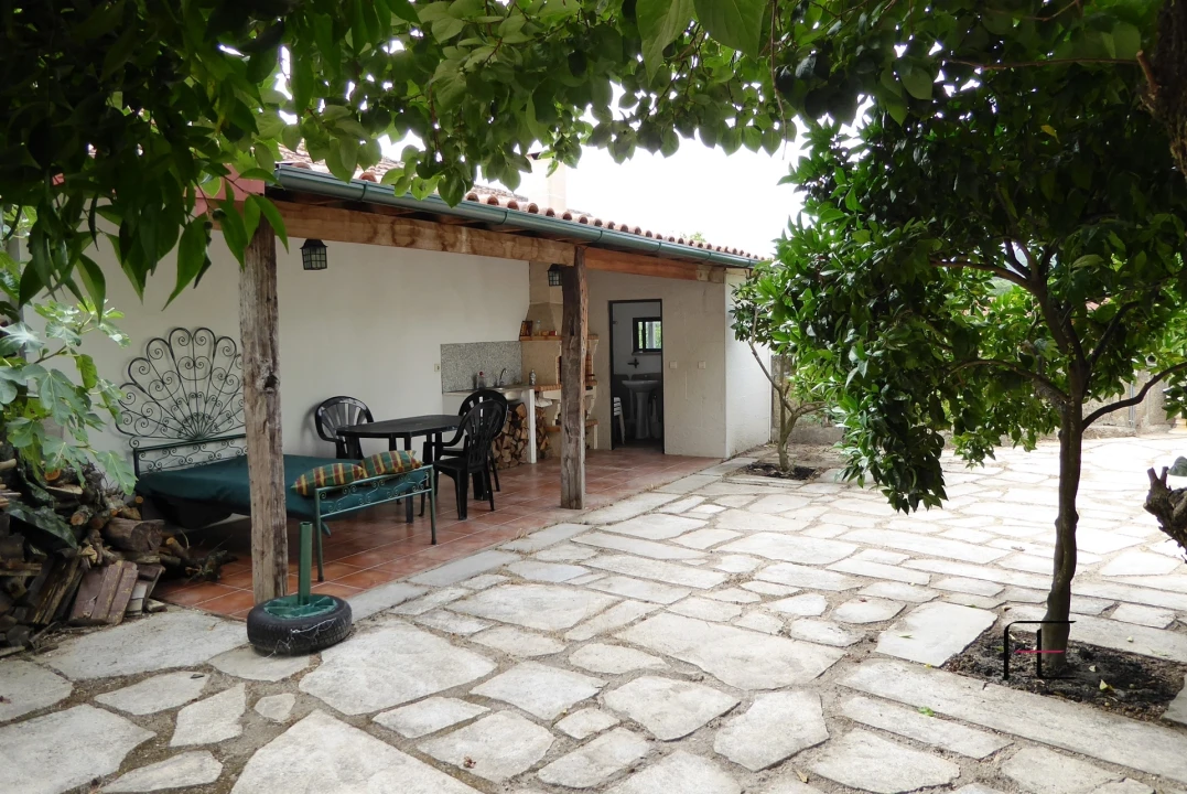 Moradia T7 para Venda em Arnoia Foto 21