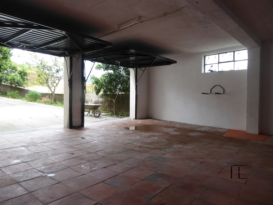 Moradia T7 para Venda em Arnoia Foto 40