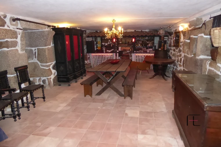 Moradia T7 para Venda em Arnoia Foto 44