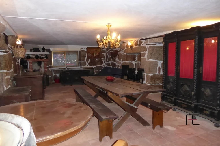 Moradia T7 para Venda em Arnoia Foto 41