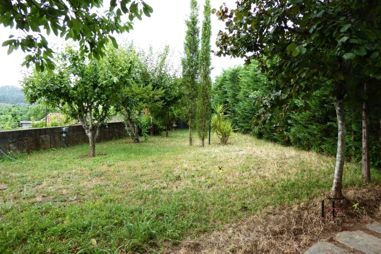 Moradia T7 para Venda em Arnoia Foto 54