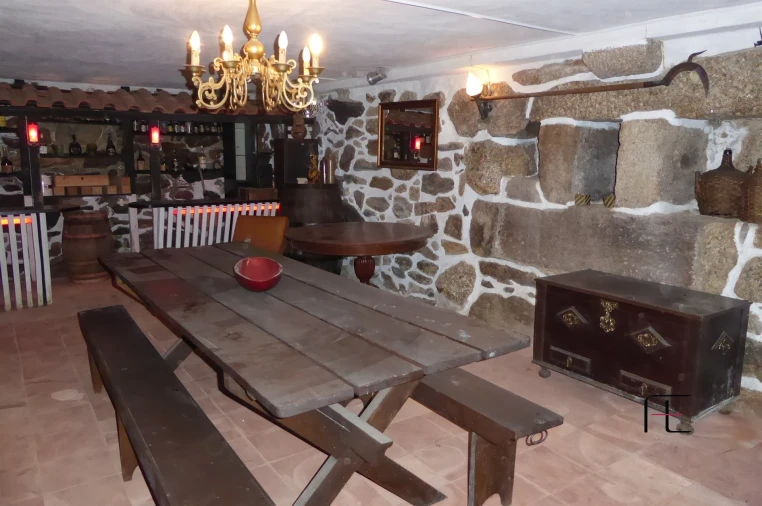 Moradia T7 para Venda em Arnoia Foto 45