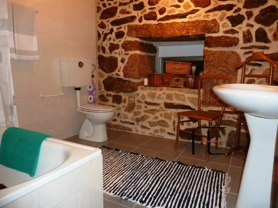 Moradia T7 para Venda em Arnoia Foto 6