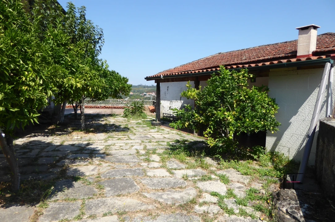 Moradia T7 para Venda em Arnoia Foto 34