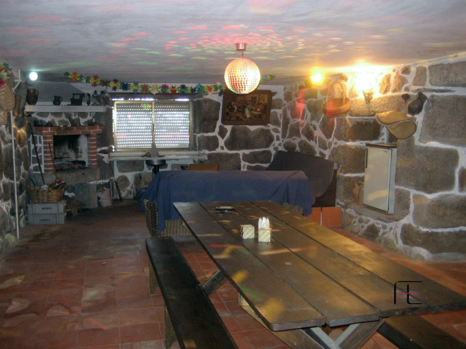 Moradia T7 para Venda em Arnoia Foto 38