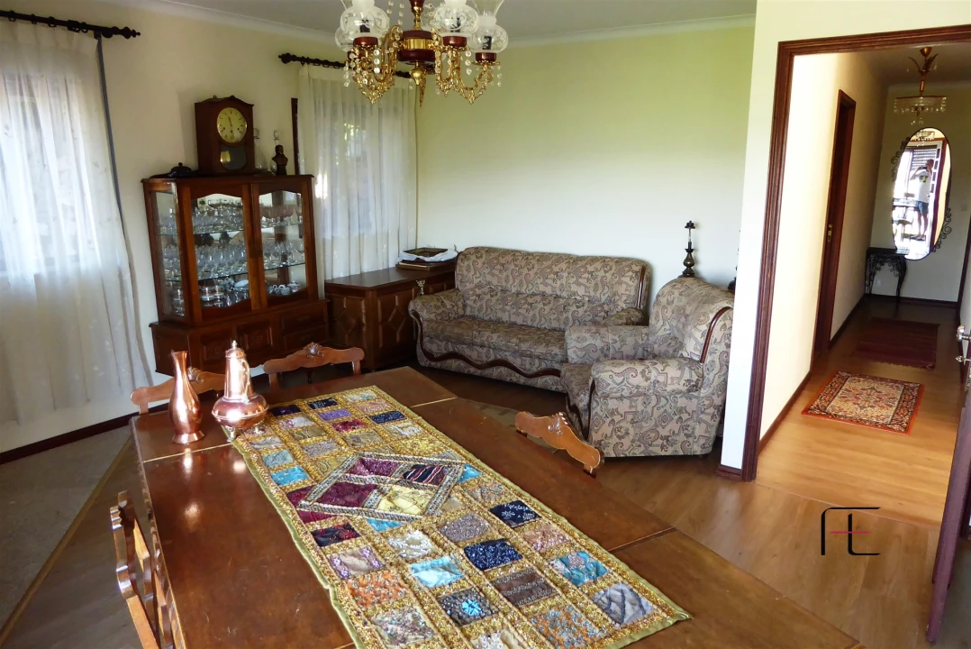 Moradia T7 para Venda em Arnoia Foto 7