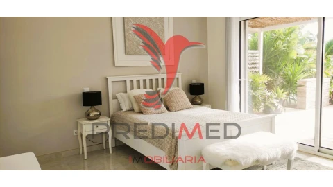 Moradia T8 para Venda em Algoz e Tunes