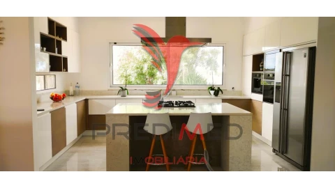 Moradia T8 para Venda em Algoz e Tunes