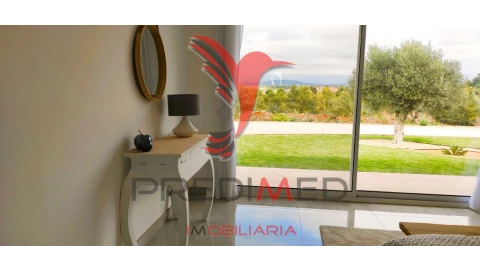 Moradia T8 para Venda em Algoz e Tunes