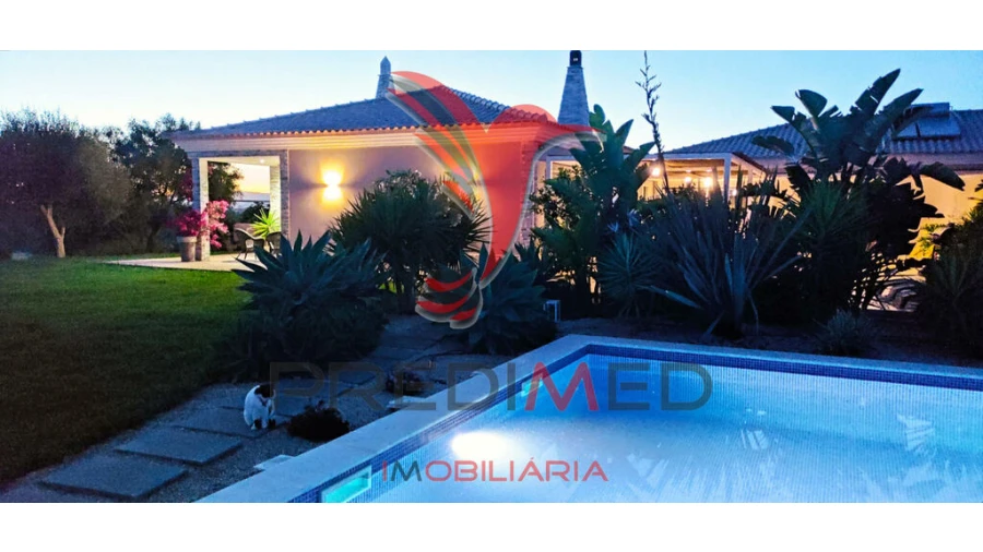 Moradia T8 para Venda em Algoz e Tunes