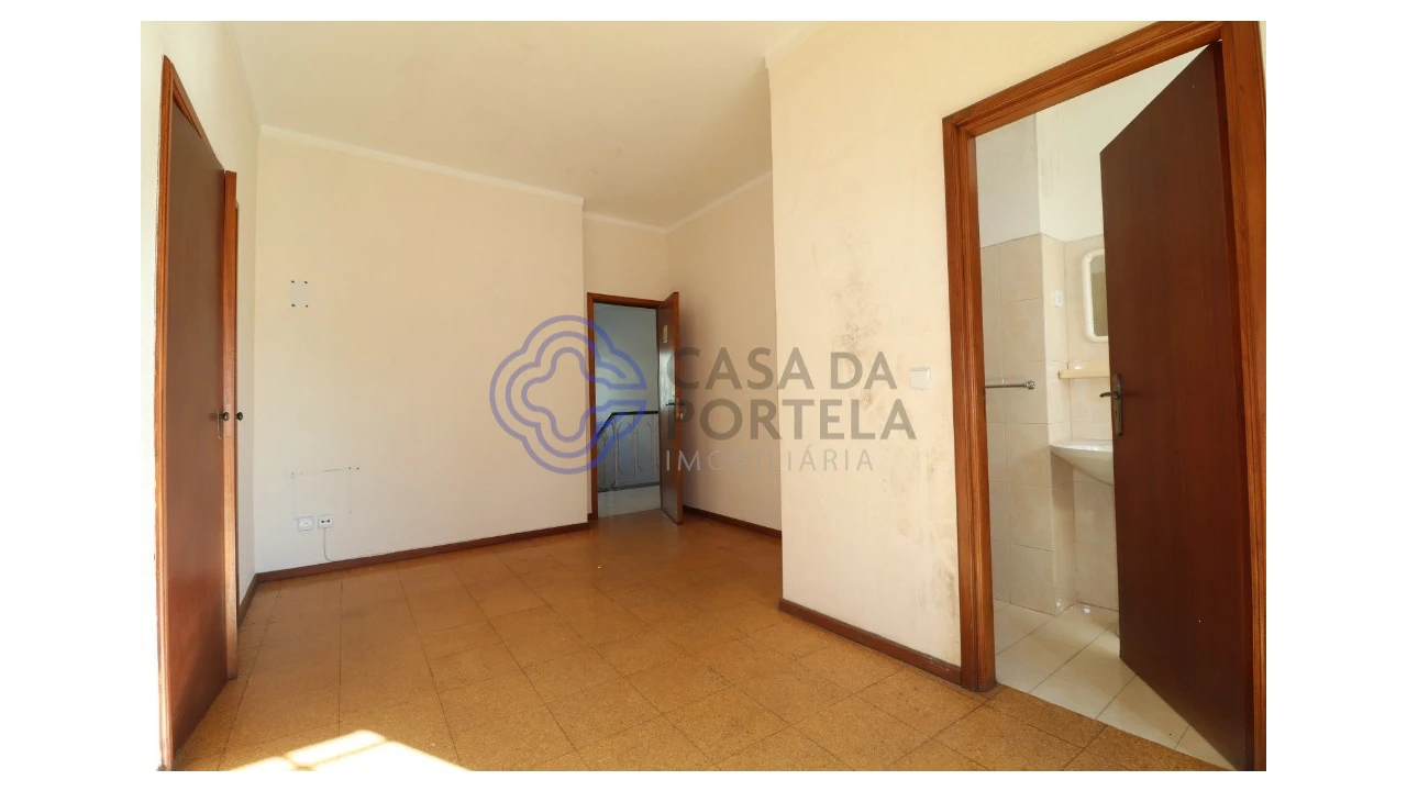 Prédio para Venda em Caldelas, Sequeiros e Paranhos Foto 11