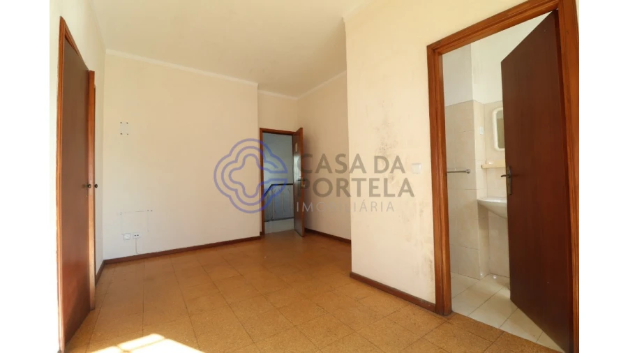 Prédio para Venda em Caldelas, Sequeiros e Paranhos Foto 11