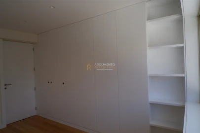 Apartamento T3 para Venda em Lordelo do Ouro e Massarelos