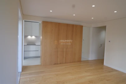 Apartamento T3 para Venda em Lordelo do Ouro e Massarelos