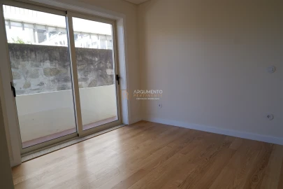 Apartamento T3 para Venda em Lordelo do Ouro e Massarelos