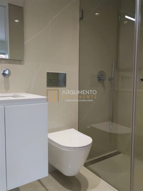 Apartamento T3 para Venda em Lordelo do Ouro e Massarelos