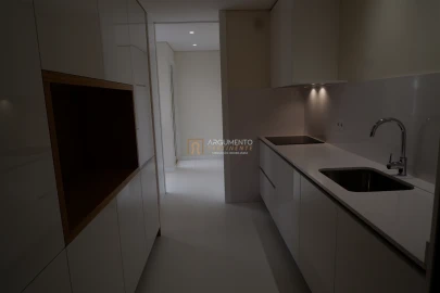 Apartamento T3 para Venda em Lordelo do Ouro e Massarelos