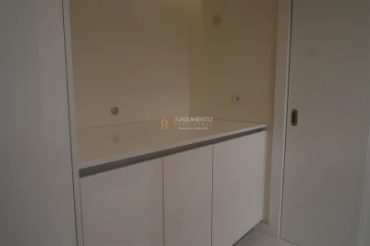 Apartamento T3 para Venda em Lordelo do Ouro e Massarelos