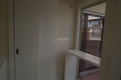 Apartamento T3 para Venda em Lordelo do Ouro e Massarelos