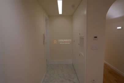 Apartamento T3 para Venda em Lordelo do Ouro e Massarelos