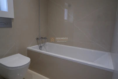 Apartamento T3 para Venda em Lordelo do Ouro e Massarelos