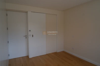Apartamento T3 para Venda em Lordelo do Ouro e Massarelos