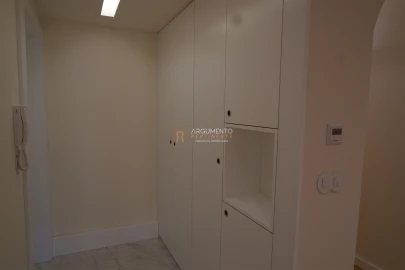 Apartamento T3 para Venda em Lordelo do Ouro e Massarelos