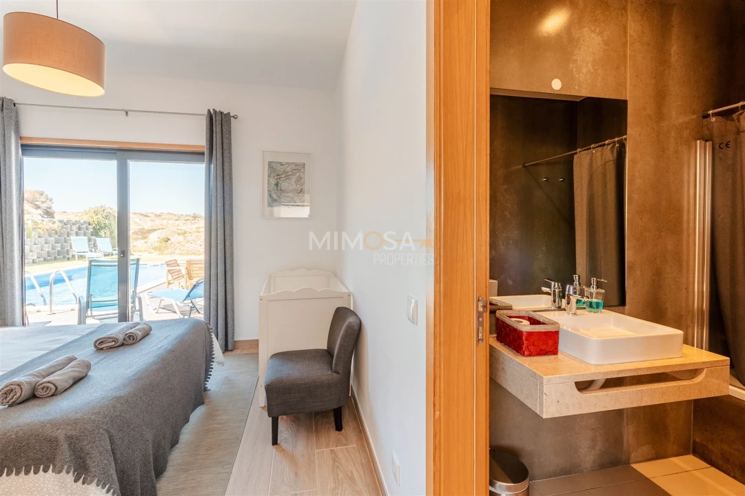 Moradia T3 para Venda em Bordeira Foto 18