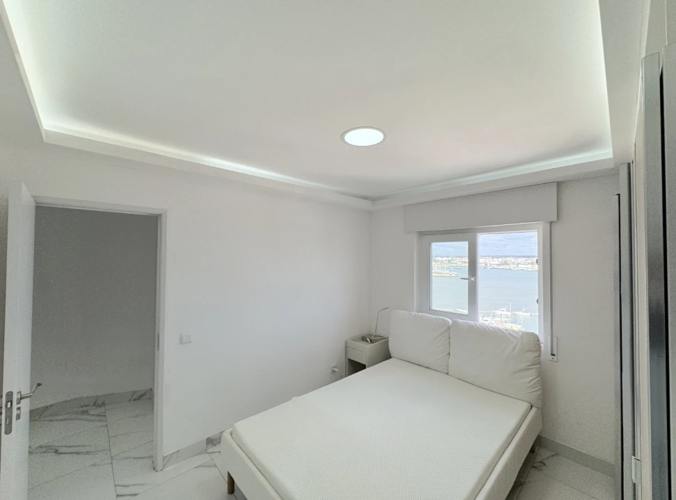 Apartamento T2 para Venda em Portimão Foto 12