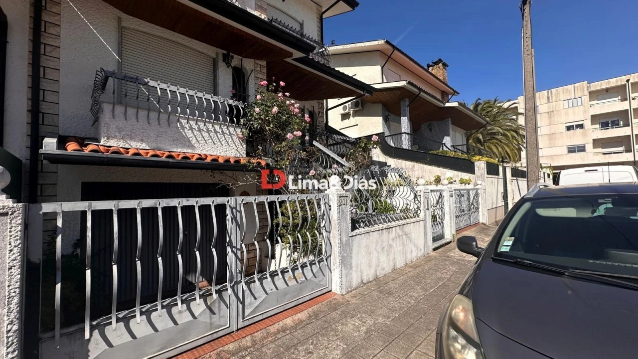 Moradia T6 para Venda em Gondomar (São Cosme), Valbom e Jovim Foto 29