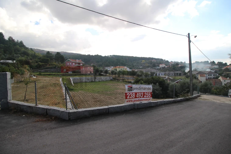 Terreno para Venda em São Paio Foto 3