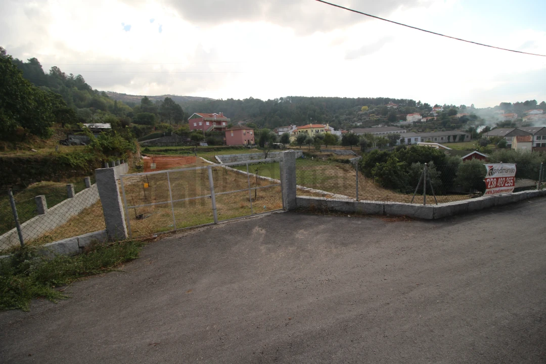 Terreno para Venda em São Paio Foto 1