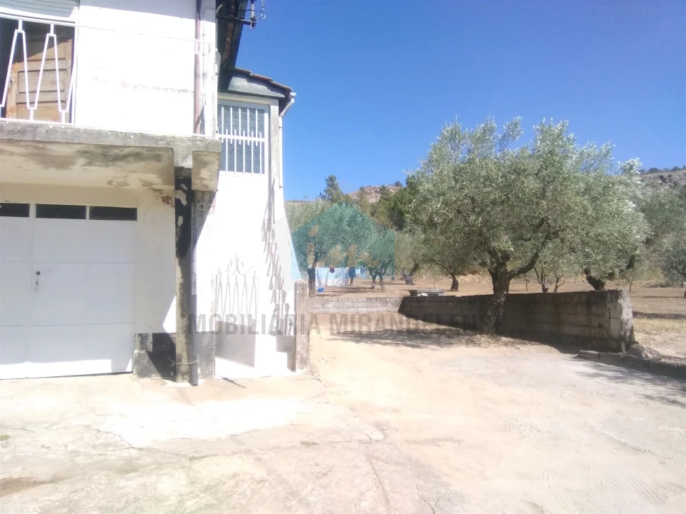 Moradia T3 para Venda em Candoso e Carvalho de Egas Foto 4