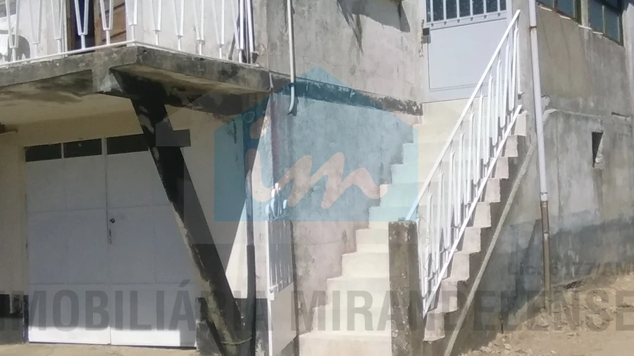 Moradia T3 para Venda em Candoso e Carvalho de Egas