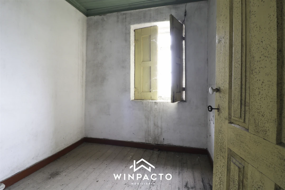 Moradia T3 para Venda em Lapa do Lobo Foto 24