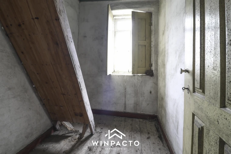 Moradia T3 para Venda em Lapa do Lobo Foto 25