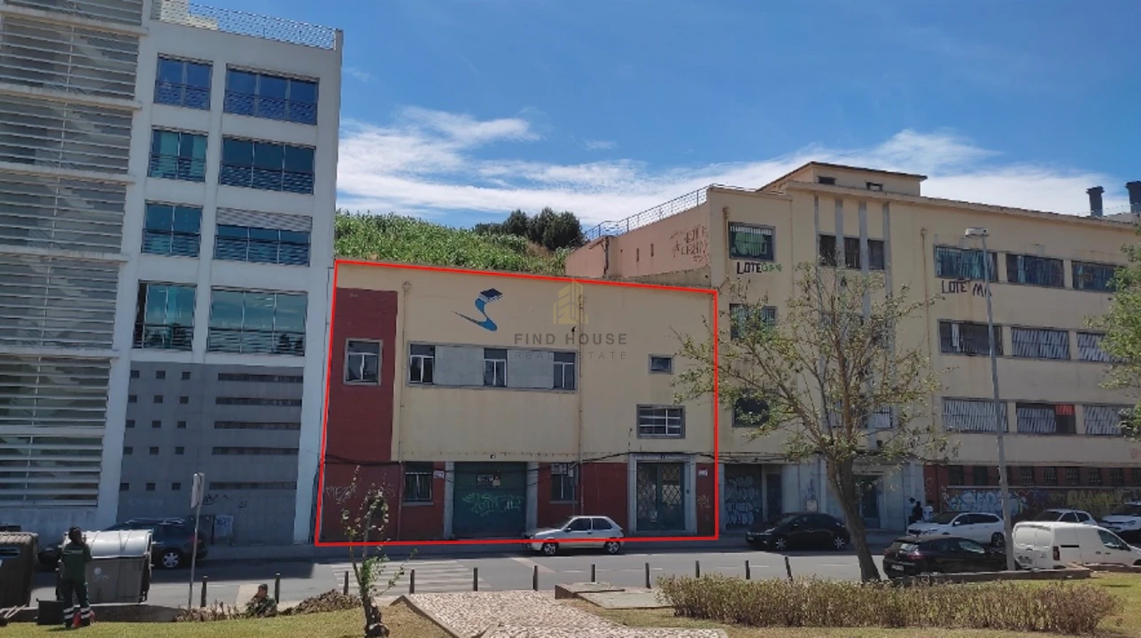 Prédio para Venda em Sacavém e Prior Velho Foto 5