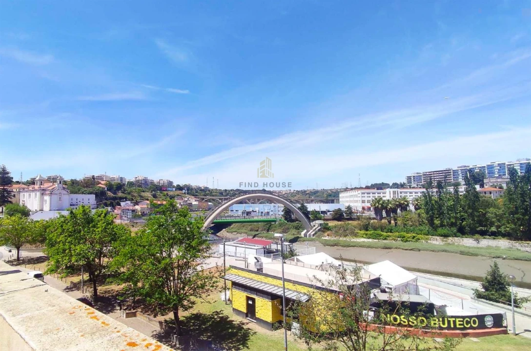 Prédio para Venda em Sacavém e Prior Velho Foto 4