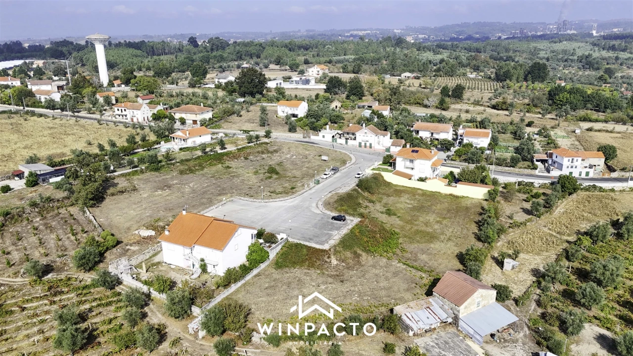 Terreno para Venda em Espinho Foto 3