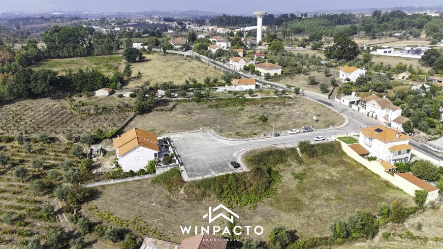 Terreno para Venda em Espinho Foto 2