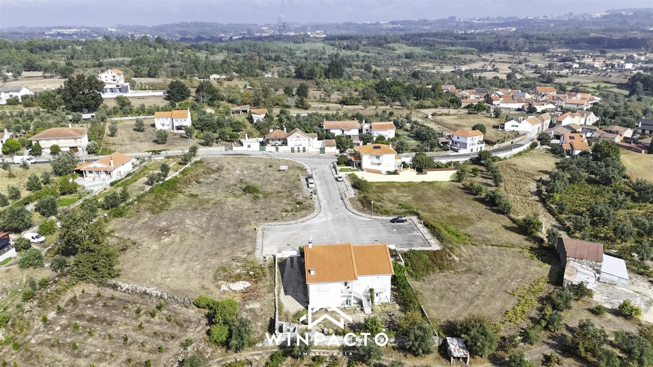 Terreno para Venda em Espinho Foto 4